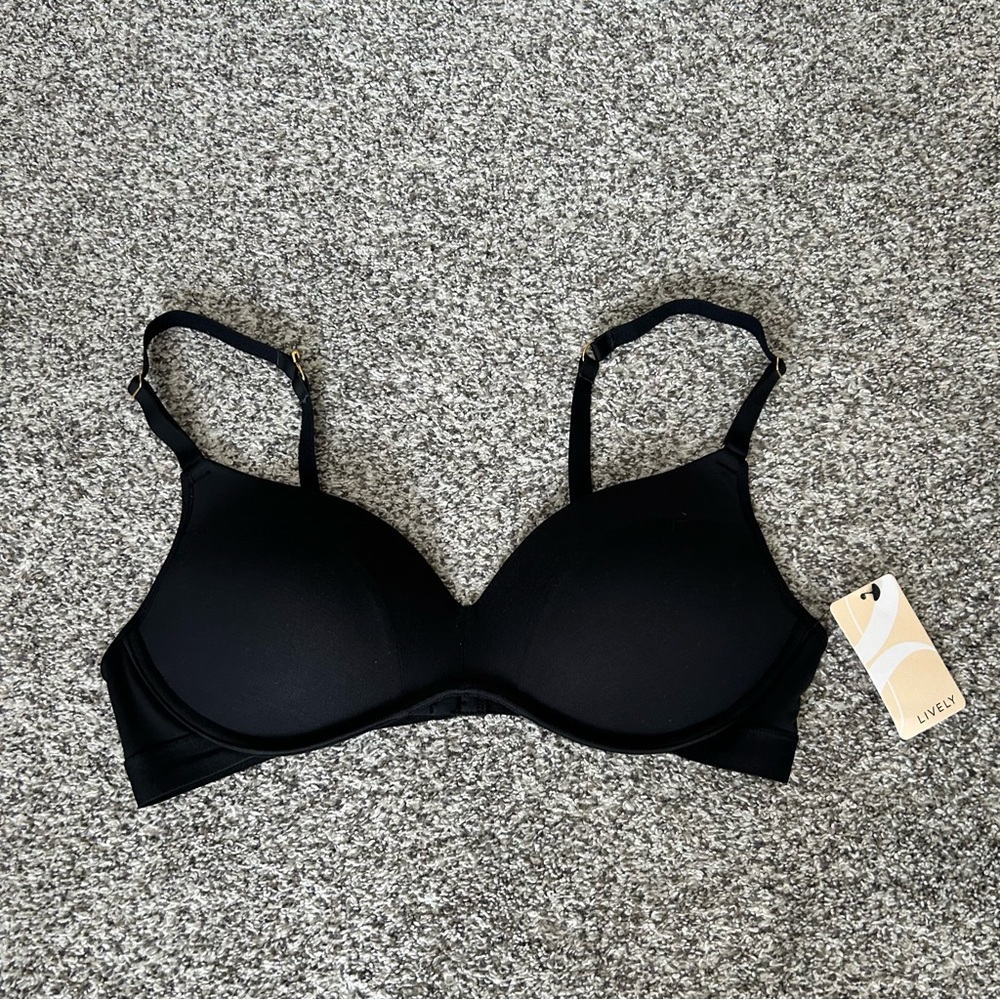 Lively 38B black bra nwt no underwire push-up rayon